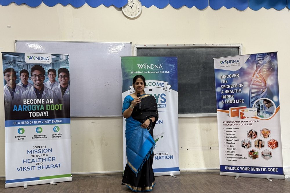 A WinSkill mentor with a learner at a WinDNA programme